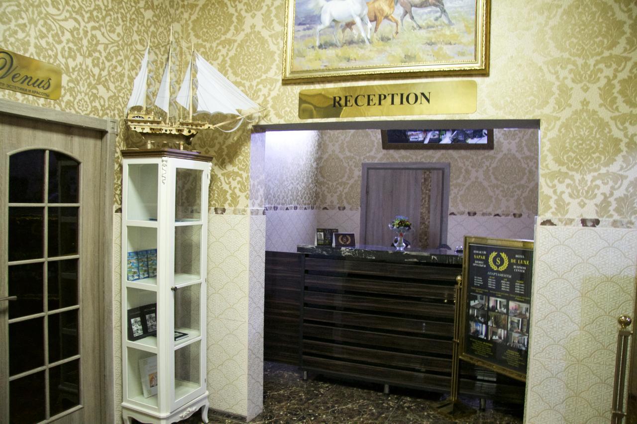 Deluxe Plaza Hotel Almaty Bagian luar foto
